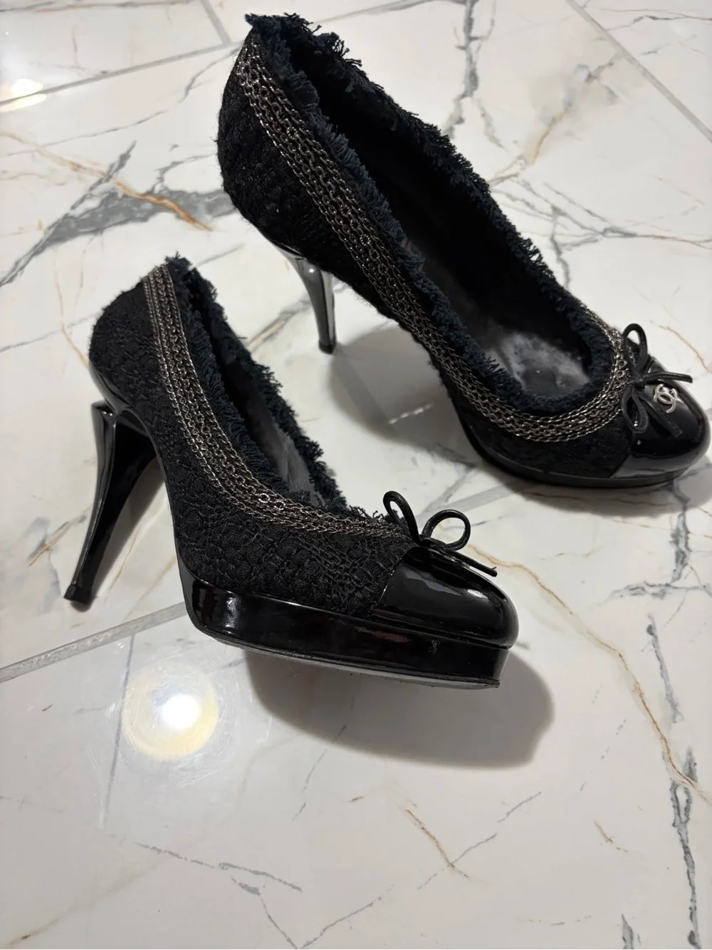 CHANEL Black Tweed & Patent Leather Bow-Trim Pumps